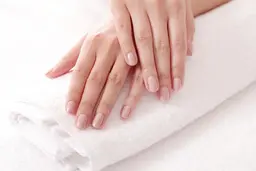 【贅沢ハンドケア】普段ネイルができない方に𓈒 𓏸甘皮ケア＋OPIスクラブ