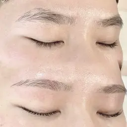 アイブロウスタイリング