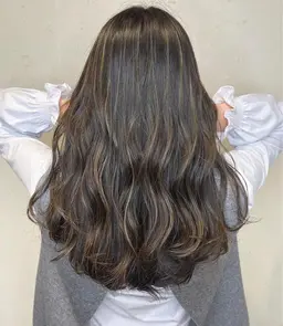 外国人風 ハイライトカラー + 髪質改善トリートメント 【 ベースカラー込み 】