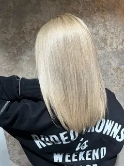 【平日14時​〜​16時受付限定】　レディース&メンズ　ブリーチ＋全体カラー＋保護トリートメント