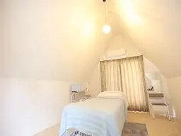 【個室で仮眠やヘアメイク利用】時間外リクエスト可能!ペア利用OK!2ベットルーム、ドレッサー、コンセント、Wi-Fi無料