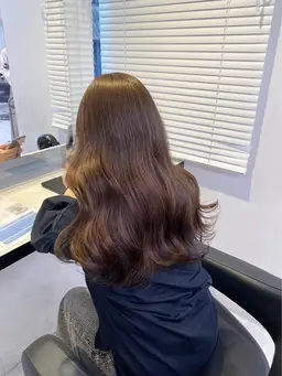 🪽ロングも短めも◎🪽カット+オリジナルトリートメント+コテ巻き仕上げ🫧