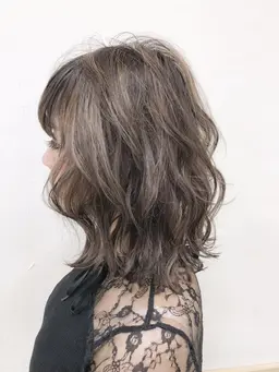 12月限定当日⭕️透明感抜群イルミナカラー＋炭酸クレンジング✨　平日17時30分、土日16時30分最終受付