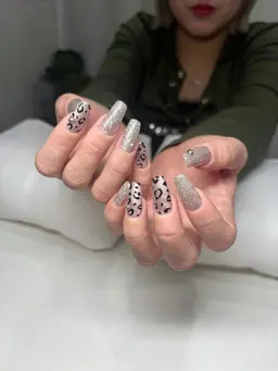 持ち込みデザイン＆チップ長さだし10本(ジェルオフ込み)♡ 学生様はミニモ学割でさらに10%オフ♡