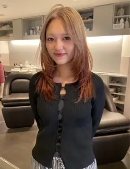 ミニモ限定☪️✨【カット + ブリーチ1回 + デザインカラー】周りと差をつける🪩✨ワントーンに飽きたらデザインカラー