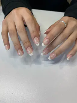 【🌸5.6日限定🌸】フレンチネイル+マグネットベース🎀✨［オフ代込み◎/ウォーターケア付/パラジェル変更無料］