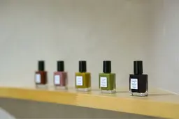 フットネイルお爪の形の整え＋マニキュアカラーリング