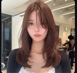 ✨️期間限定✨カット➕艶々トリートメント➕マッサージ (ロングの方限定)⚠️3cm以上切らせていただきます⚠️