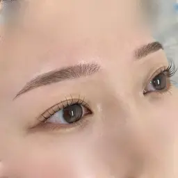 まつげとまゆげの同時施術で時短🇰🇷✨束感韓国まつ毛パーマ上×美眉スタイリングWax