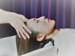 ❣️頭皮改善❣️頭皮30分マッサージ《ヘッドスパ》+ブロー+3STEPシステムトリートメント