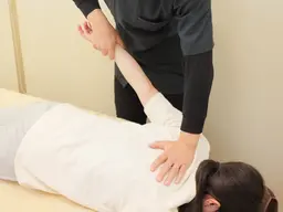 【肩・首の集中コース】肩甲骨はがし・背骨の整体で肩がフワフワ　9900→3980