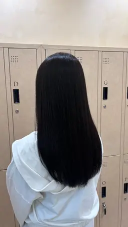 【U28】《またハイトーンにしたい‼️》ブリーチで落ちる黒染めワンカラー🖤