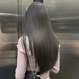 【黒染めしたくない方へ】ワンカラーで出来る透明感カラー＋炭酸スパ＋コテ巻き仕上げ