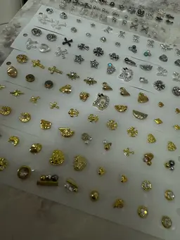 耳ツボジュエリー 7つ 【3名様限定】