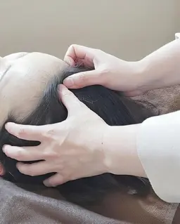 🧘♀️【極上癒し体験】日常を忘れる贅沢な90分👑 背面揉みほぐし×ヘッド×フット×デコルテ+アロマ足湯付き🦶🏻