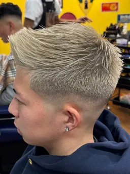 💈ミニモ限定価格💈　　　　　　　　　　　　　　　　　　　ブリーチ（メッシュでも可）＋シャンプー、セット