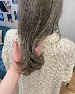 ブリーチ無しでも柔らかな色合い🍬イルミナカラー＋トリートメント🧢