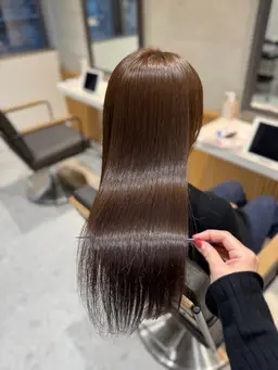 【予約殺到⁉️年末のご褒美に🎄✨️12月限定⛄️】ケアカラー🥣＋ULTOWA 水素トリートメント＋炭酸シャンプー🫧