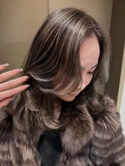 【🥥海外風ハイライト＋オンカラー+カット🥥】今大人気な大人っぽ海外風ハイライトでオシャレにカット🩷🩷