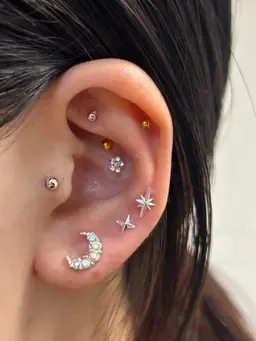 耳ツボジュエリー💎両耳16粒まで⭐︎パーツ持ち込みもOK⭐︎耳ツボマッサージ付き♪