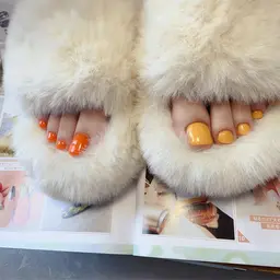 [オフ無料] フットワンカラー夏キャンペーン中　100種類以上から選べる（ケアとオフ込み）2色までです。