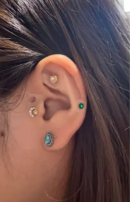 耳つぼマッサージ、耳ツボジュエリー