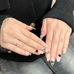 オフ込み120分つけ放題コース☆お時間内にできるデザインになります☆(目安6~10本アート)