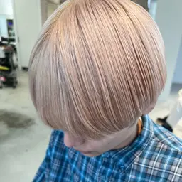 🎓㊗️学生限定 卒業・入学記念クーポン🎉【ブリーチカラー × トレンドカット×3stepトリートメント】