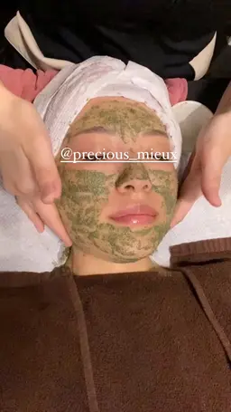 【お顔のピーリング🪞】 16種類のピーリングの中からお肌に合わせてお肌を整えていくメニューです💆🏼‍♀️ 🫧🩵