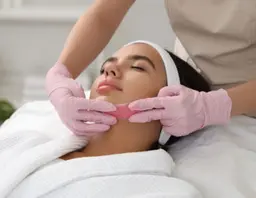 【光り輝くツヤ肌✨】レディースフェイシャルワックス（全顔）👩✨古い角質や産毛を除去してツルスベお肌に🫧