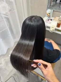 【1月限定】【メンズの方も大歓迎】カット+髪質改善極艶トリートメント💎