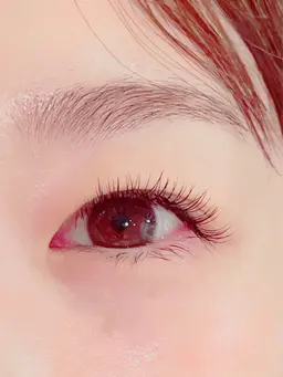 まつ毛エクステ75分で100本。ご来店からお帰りまでが75分となります！オフ代は別途550円となります。