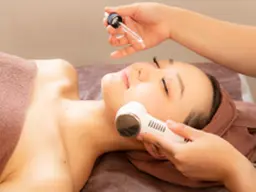 ⛄12月限定価格⛄ヘッドマッサージ付フェイシャル✨毛穴洗浄＆美白！目指せ脱トラブル肌＆眼精疲労改善！！