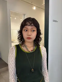 【冬に垢抜けるなら😳】カット❤️＋ 強めスパイラルパーマ🖤＋栄養補給トリートメント🫧