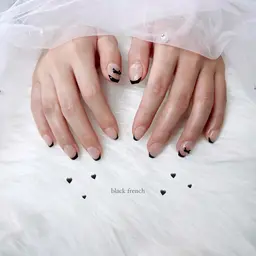 【オフあり】フレンチネイル🩷