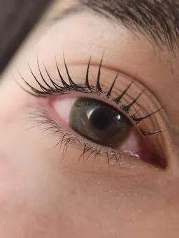 流行りのデザイン　まつ毛パーマ4600円