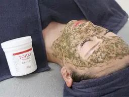 《ミニモ学割》ハーブピーリング　陶肌トリートメント