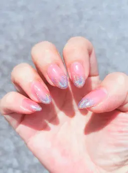 SNSで話題🦄ユニコーンマグネットネイル🌈