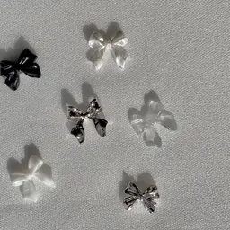 【 オフ無料 】one color 🤍 + パーツ2個 🎀 オフの有無は必ずお伝えください🌙