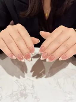 チークマグネットフレンチネイル(オフ込み)