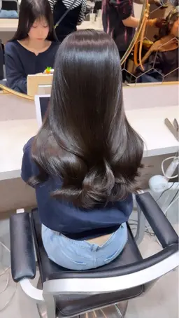 韓国風レイヤーカット➕コテ巻き風パーマ➕トリートメント