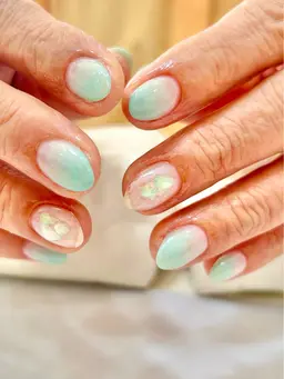 プチデザインネイル(片手2本ずつアート)