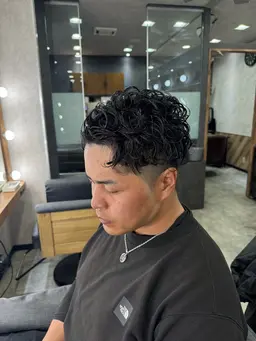 カット、パーマ(特殊パーマも可、メッシュ込可)