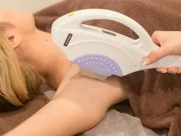 女性ワキ脱毛レディース