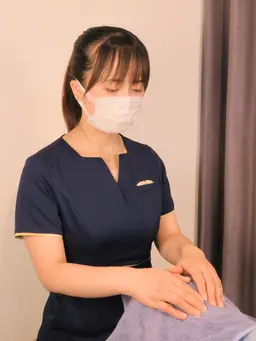 アロマオイル60分＋足裏30分＋ヘッドマッサージ10分