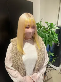 【1日でハイトーン艶髪を絶対に作りたい方はこちら！！】　　2回ブリーチ⭐️デザインカラー⭐️髪質改善トリートメント