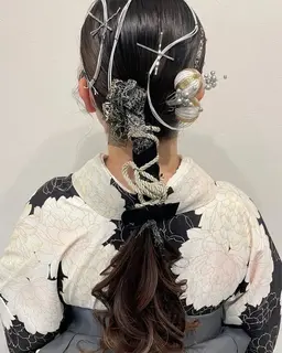 10時​〜​🕙卒業式ﾍｱｾｯﾄ・袴着付け 9000円🎓💐（※10時以前は1時間ごとに早朝料金＋1000円が発生します）