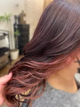 イヤリングカラー(インナーカラー)ダメージ抑えながらカラーさせて頂きます♪全体カラーは+3300円