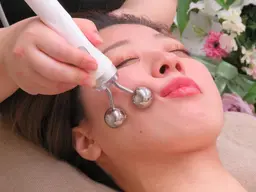 肌質改善🌟EMS＋ポレーションでお肌の透明感×垢抜け肌へ🌈🌈60分