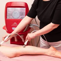 【痩身】腰周りについた、落ない脂肪💦筋膜リリース+温感美容のW効果で深部からリンバを流し、贅肉をゴッソリ落す✨60分